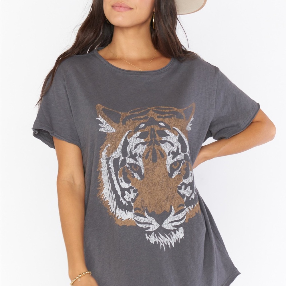 Airport Tee Tiger Head